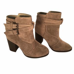 Twisted Penelope Gray Bootie 8 Chunky Heel Staps